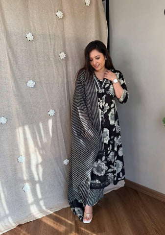 Midnight Bloom Kurta Set