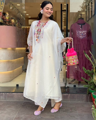 kurta Ivory White Embroidered Kurta Set