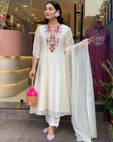 kurta Ivory White Embroidered Kurta Set