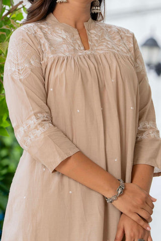 Kurta Nude Silk Blend Solid Embroidered Flared Suit Set